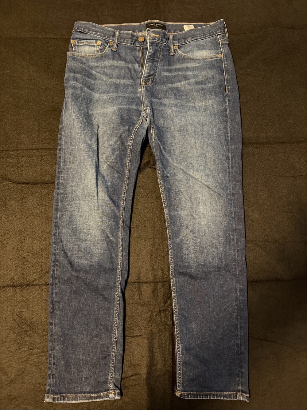 Banana Republic Men's Athletic Cut Jeans in Medium Wash Blue
